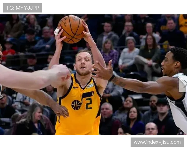 爵士12胜22负排第13，克拉克森得分王难求一胜